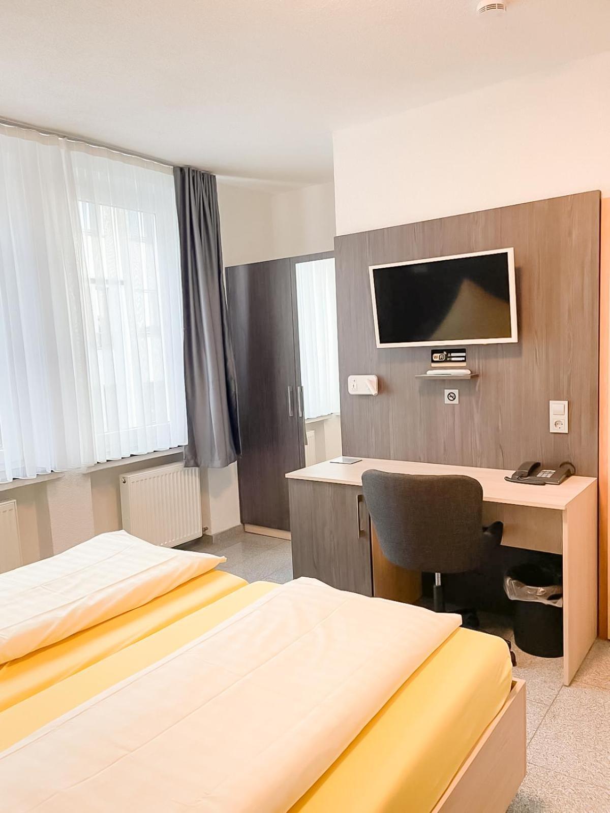 Parkhotel Friedrichstrasse กีเซิน ภายนอก รูปภาพ